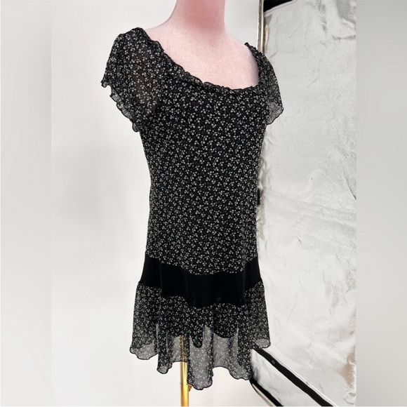 EUC No Excuse Floral Mini Dress - Picture 3 of 9